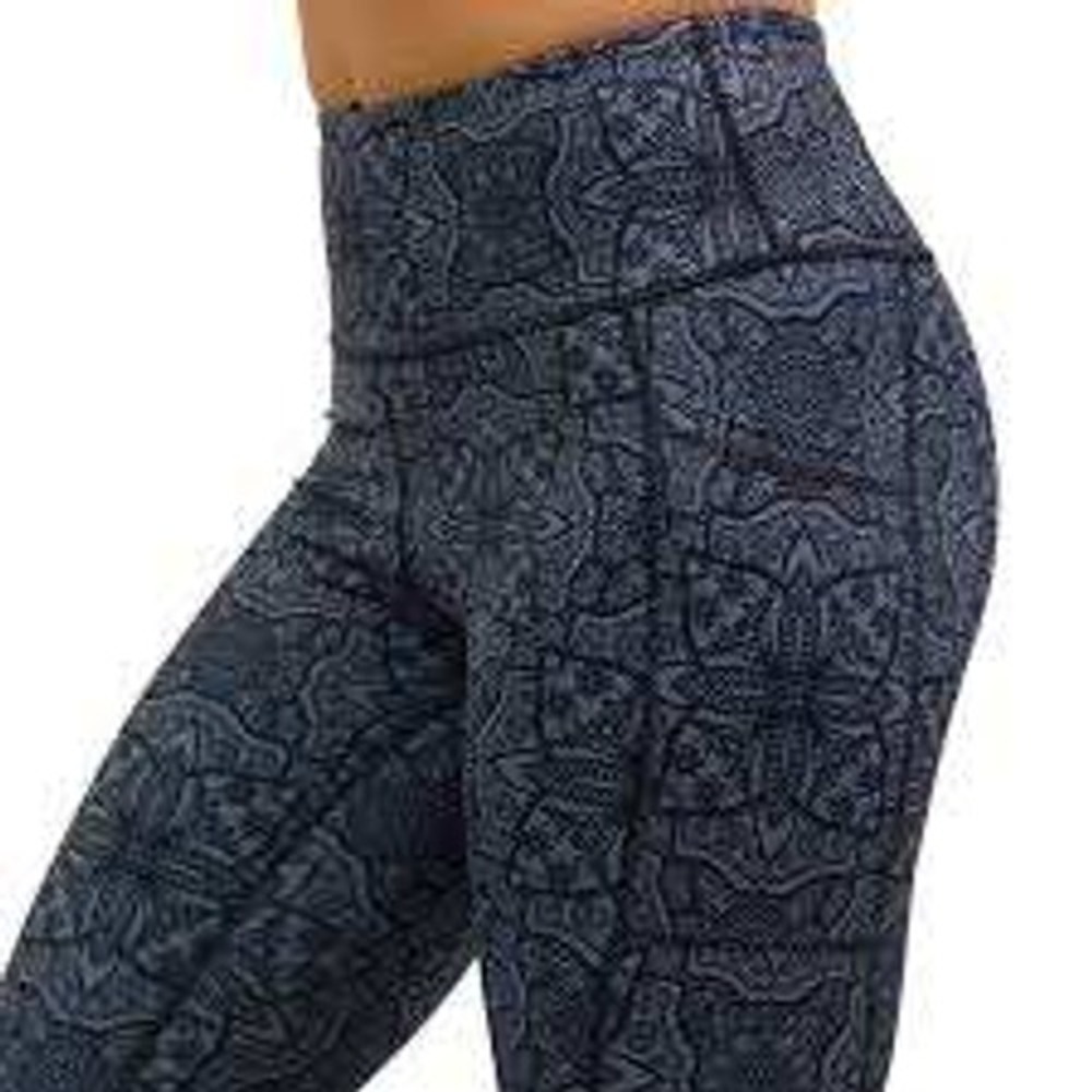 Colorfulkoala Womens High Waisted Yoga Pants Navy Blue Floral Leggings Large